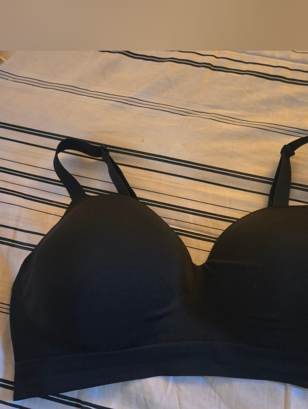 Everyday Smooth Wireless Bra - Black